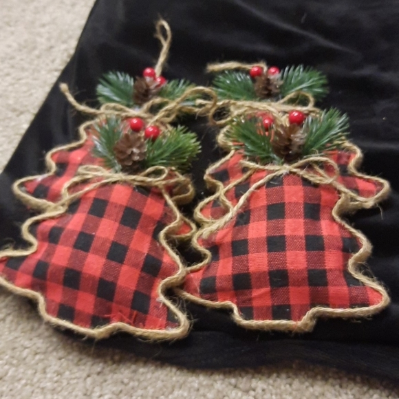 Dressing the Queens of the World - Picture 2 of 10